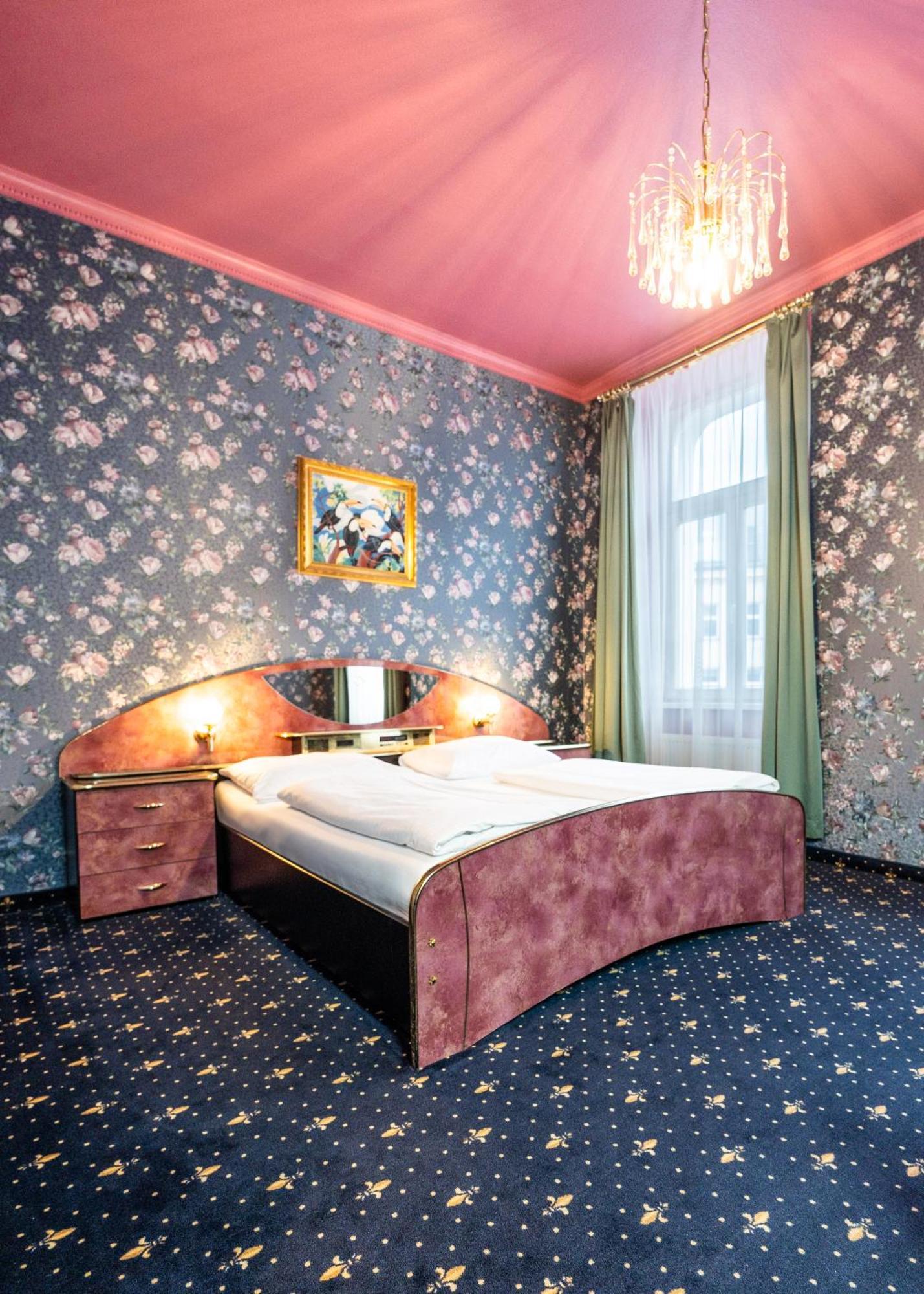 Urania 3* Wenen
