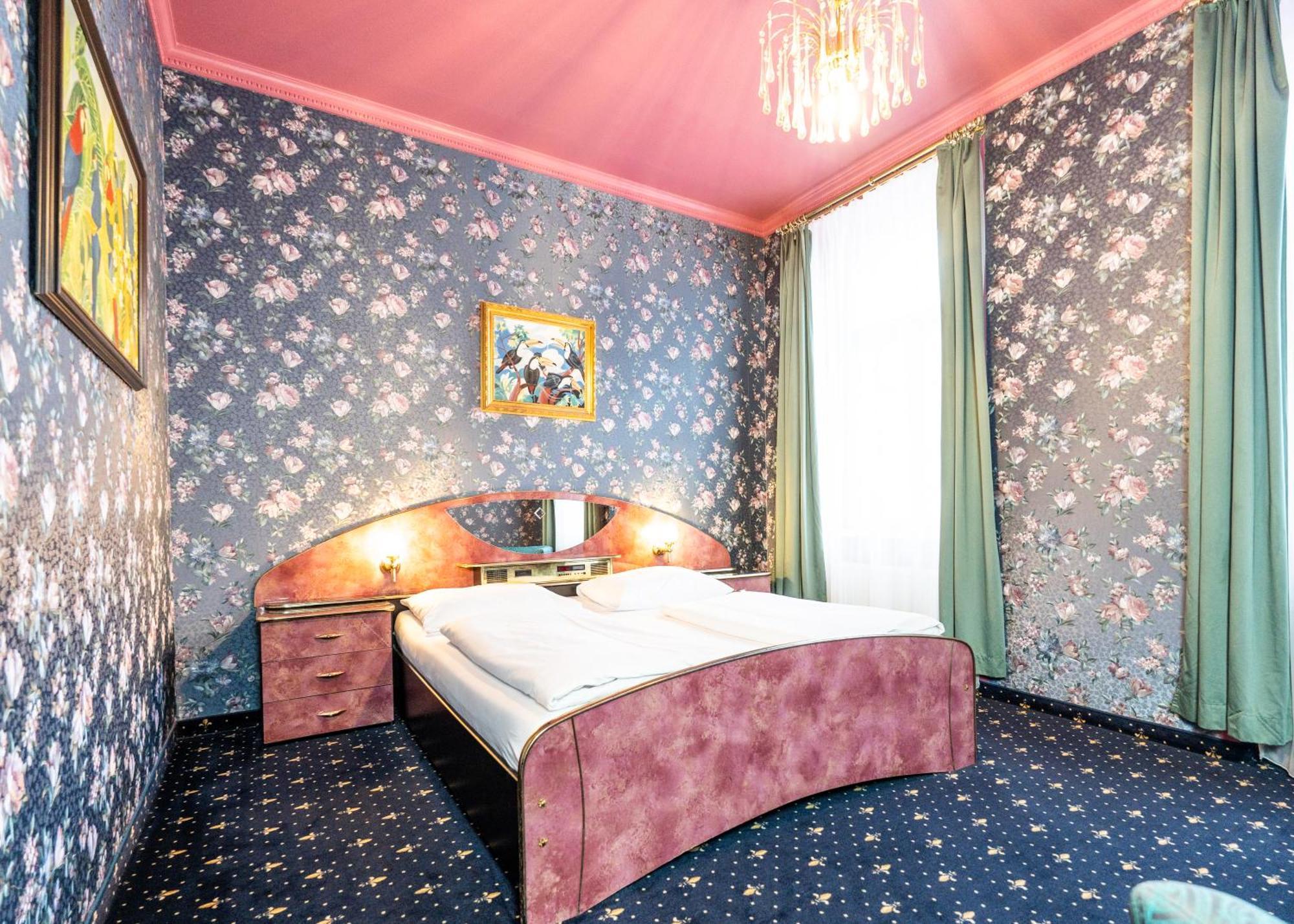 Urania 3* Wenen